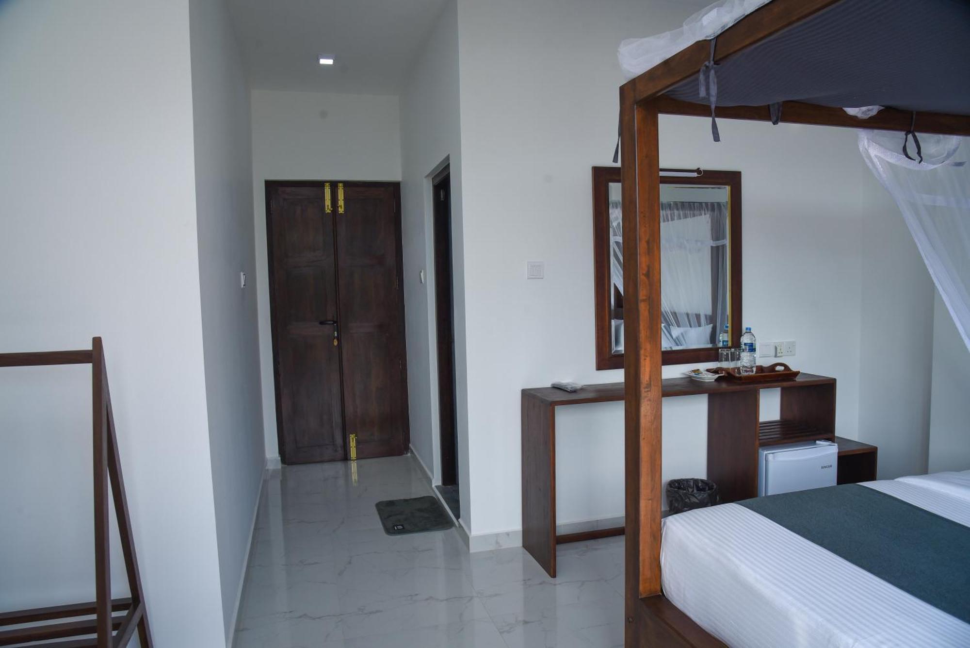 Ever Breeze Ella Hotel Esterno foto