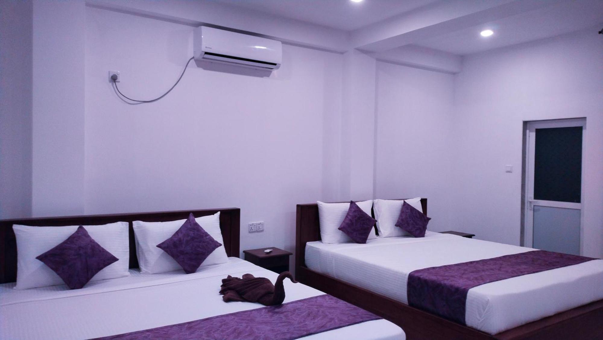 Ever Breeze Ella Hotel Esterno foto